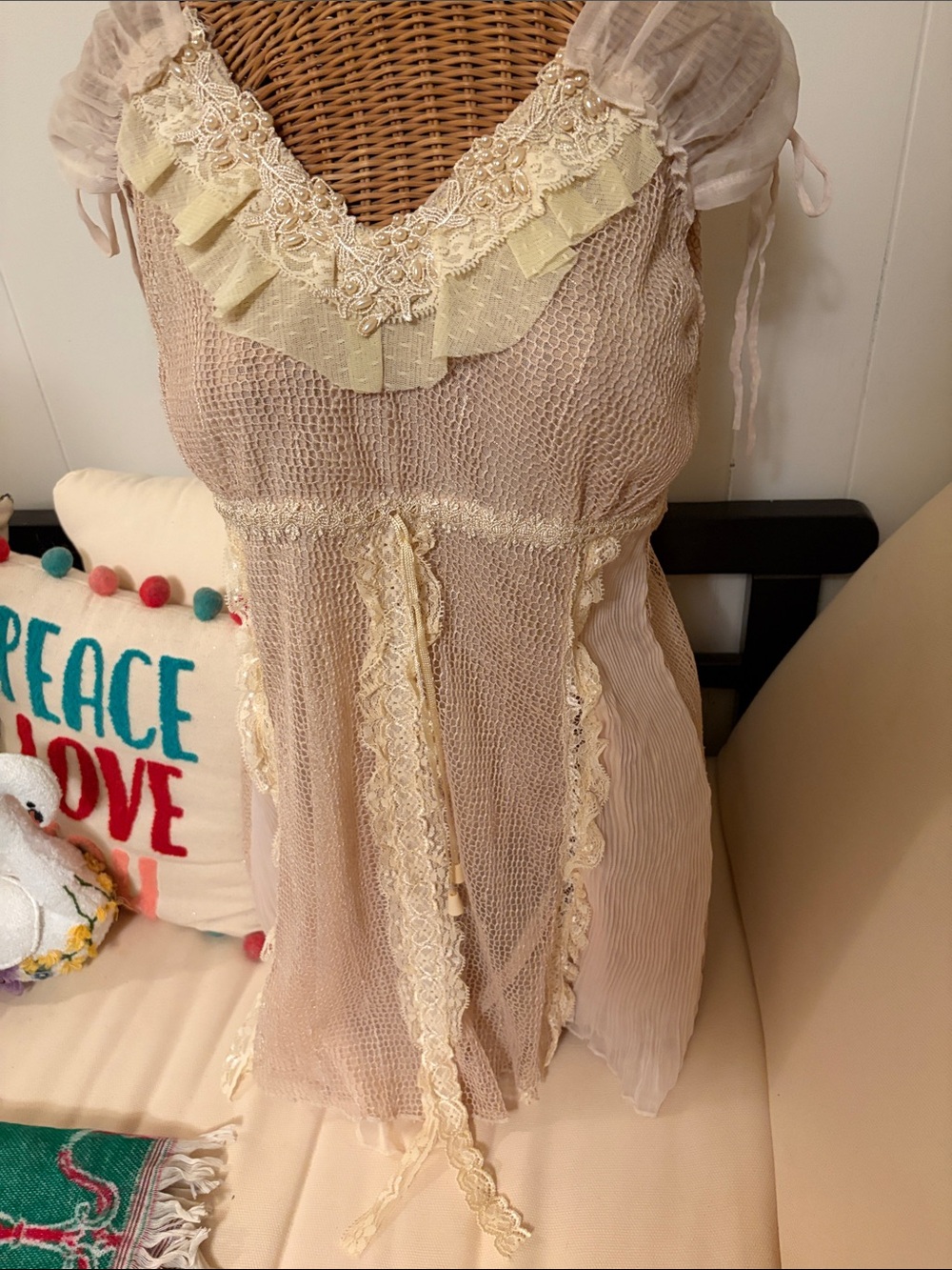 Pretty Angel Cream Lace & Ruffle Sleeveless Top